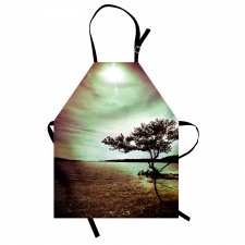 Picturesque Lakeside Apron