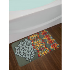 Grey Rounds in Border Bath Mat