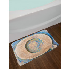 Q Uppercase Worn Wood Bath Mat