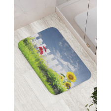 Daisy Flowers in Yard Bath Mat