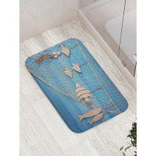 Wooden Fish Shell on Net Bath Mat