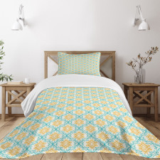 Thin Line Curlicue Damask Bedspread Set