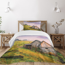 Wooden Houses Mountain Bedspread Set