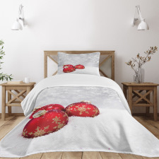 Baubles on Snowflake Bedspread Set