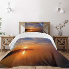 Skyline with Planet Sun Bedspread Set