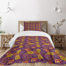Oriental Curvy Paisley Bedspread Set
