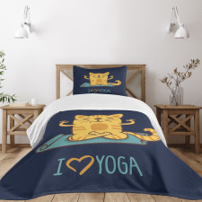 Cat Lotus Position Bedspread Set