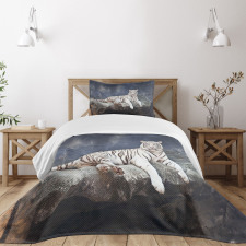 Wildlife Cat on the Rock Bedspread Set