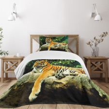 Big Cat Resting in Forest Bedspread Set