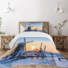 Icy Dutch River Sunset Bedspread Set