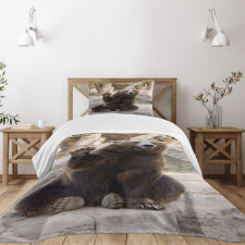 Friendly Animal Waving Paw Bedspread Set