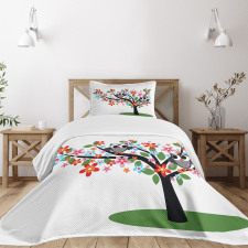 2 Flirty Owls on Tree Bedspread Set