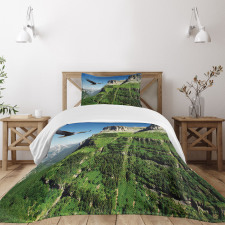 Bird Mountain Fly Bedspread Set