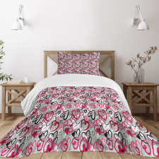 Romantic Random Hearts Bedspread Set