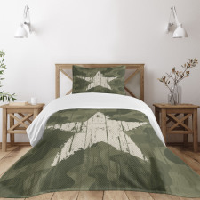 Grunge Star on Green Bedspread Set