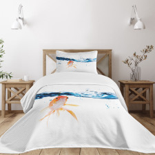 Goldfish Swimming in Water Bedspread Set