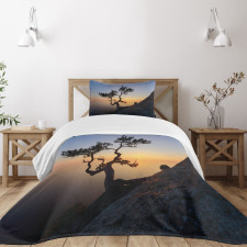 Picturesque Black Sea Bedspread Set