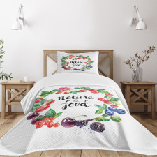 Watercolor Style Berries Bedspread Set