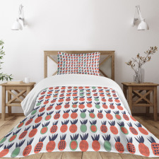 Triangles and Lines Bedspread Set