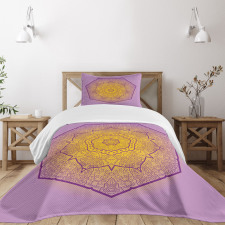 Oriental Heptagon Motif Bedspread Set