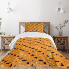 Cat Hat Bat Leaves Pumpkin Bedspread Set