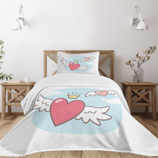 Flying Hearts and Crown Bedspread Set