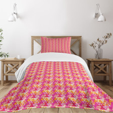 Abstract Triangle Pattern Bedspread Set