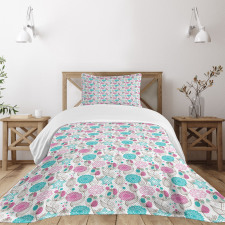 Sketched Tulip Flowers Bedspread Set