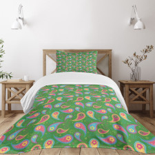 Teardrop with Curved Tip Bedspread Set