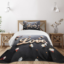 Love Sign Wooden Bedspread Set