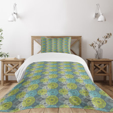 Outline-Drawn Chrysanthemum Bedspread Set