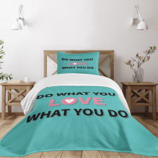 Starburst Lines with Phrase Bedspread Set