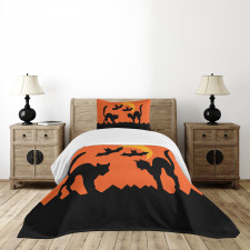 Crescent Cats and Bats Bedspread Set