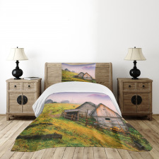 Wooden Houses Mountain Bedspread Set
