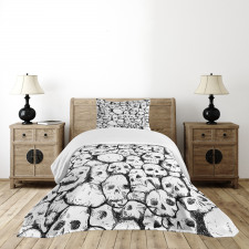 Grungy Skulls Halloween Bedspread Set