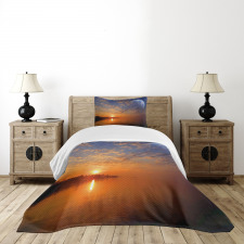 Skyline with Planet Sun Bedspread Set
