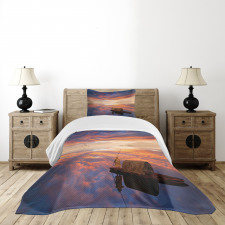 Man in Imagine Ship Bedspread Set