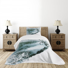 Winter Snowy Foliage Bedspread Set