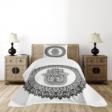 Traditional Art Style Bedspread Set