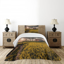 Old Rural House Bedspread Set
