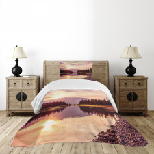 Jackson Lake in USA Bedspread Set