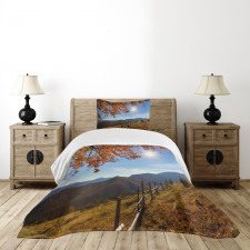 Fallen Leaves and Hills Bedspread Set