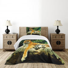 Big Cat Resting in Forest Bedspread Set