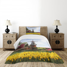 Serene Garden Tulips Bedspread Set