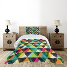 Vibrant Triangles Grunge Bedspread Set