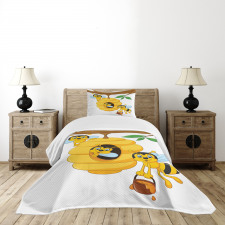 Tree with Beehive Honey Bedspread Set