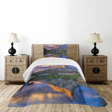 Idyllic Peak Bedspread Set