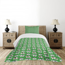 Graphic Sitting Cows Bedspread Set