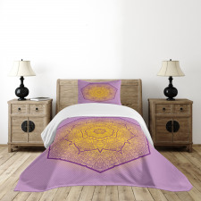 Oriental Heptagon Motif Bedspread Set