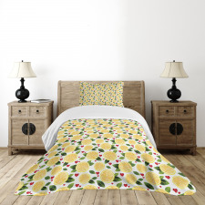 Slices Leaves and Red Hearts Bedspread Set
